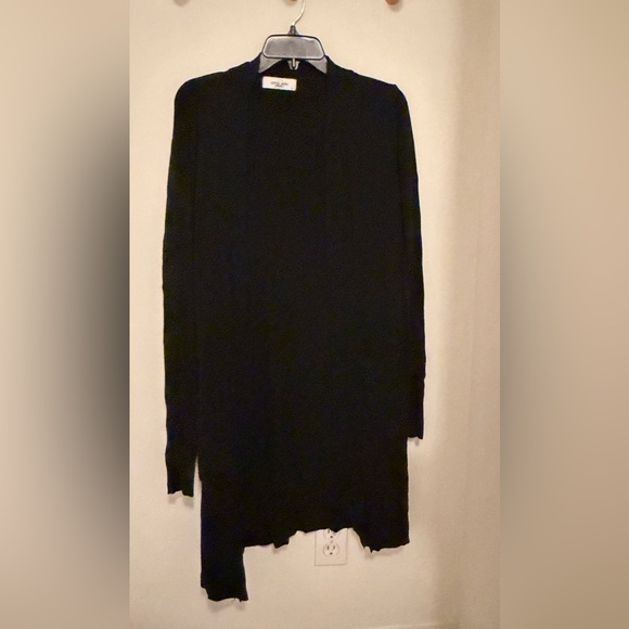 Carly Jean Los Angeles Cardigan - Picture 2 of 4